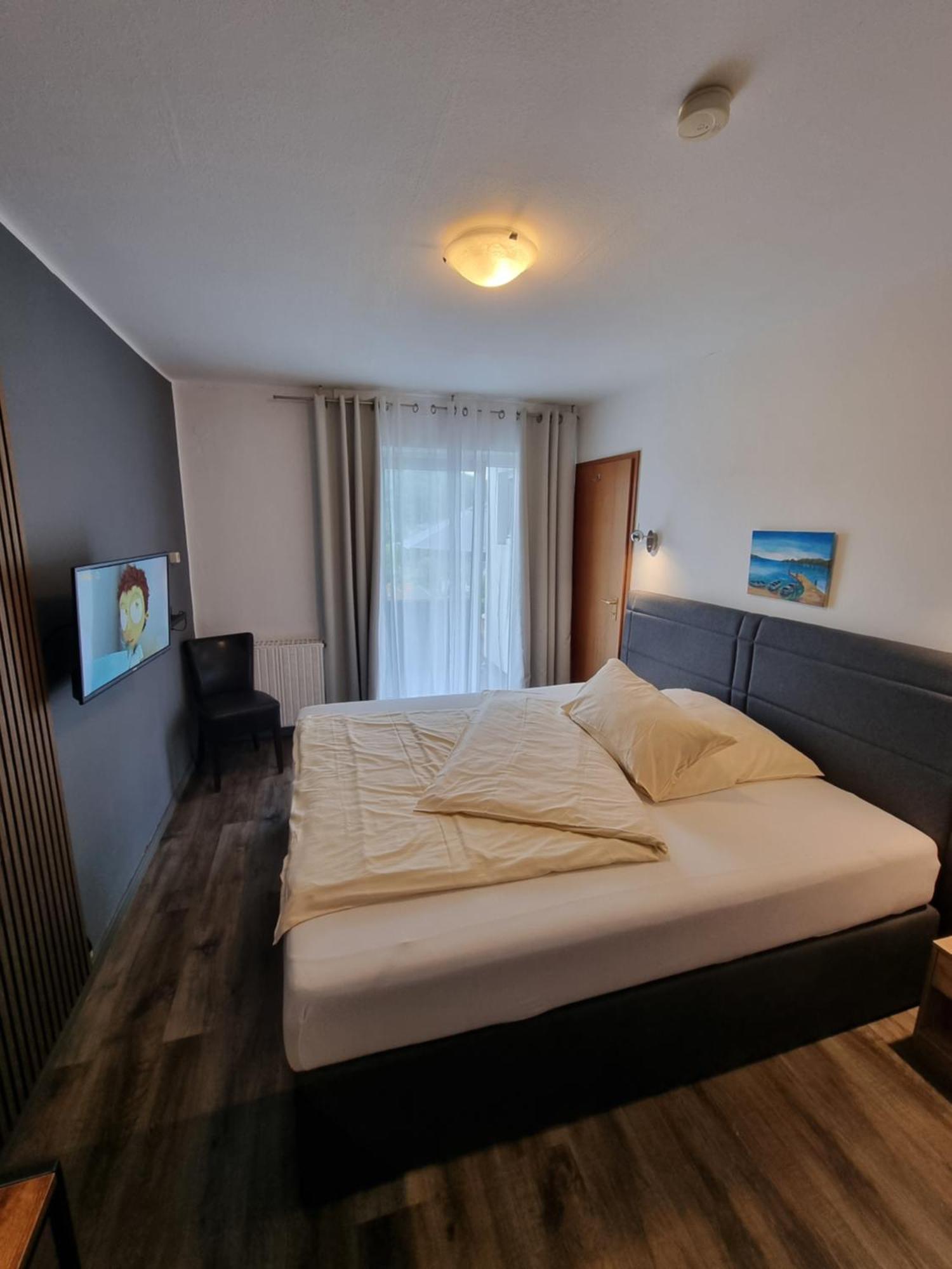 Hotel Kurhaus Uhlenberg Бад-Мюнстерайфель Екстер'єр фото